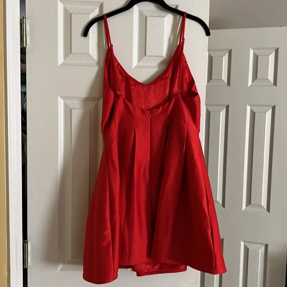 Chic Red Dress spaghetti strap - Picture 2 of 5